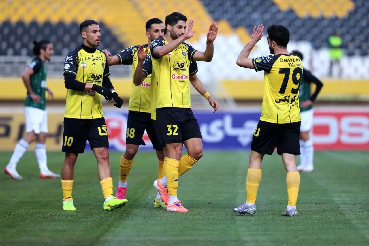 ستاره سپاهان با گل ۳ امتیازی برگشت