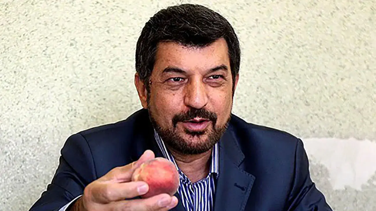 محمود شهریاری: به خاطر کلمه «هلو»، من را ۲ سال ممنوع‌التصویر کردند