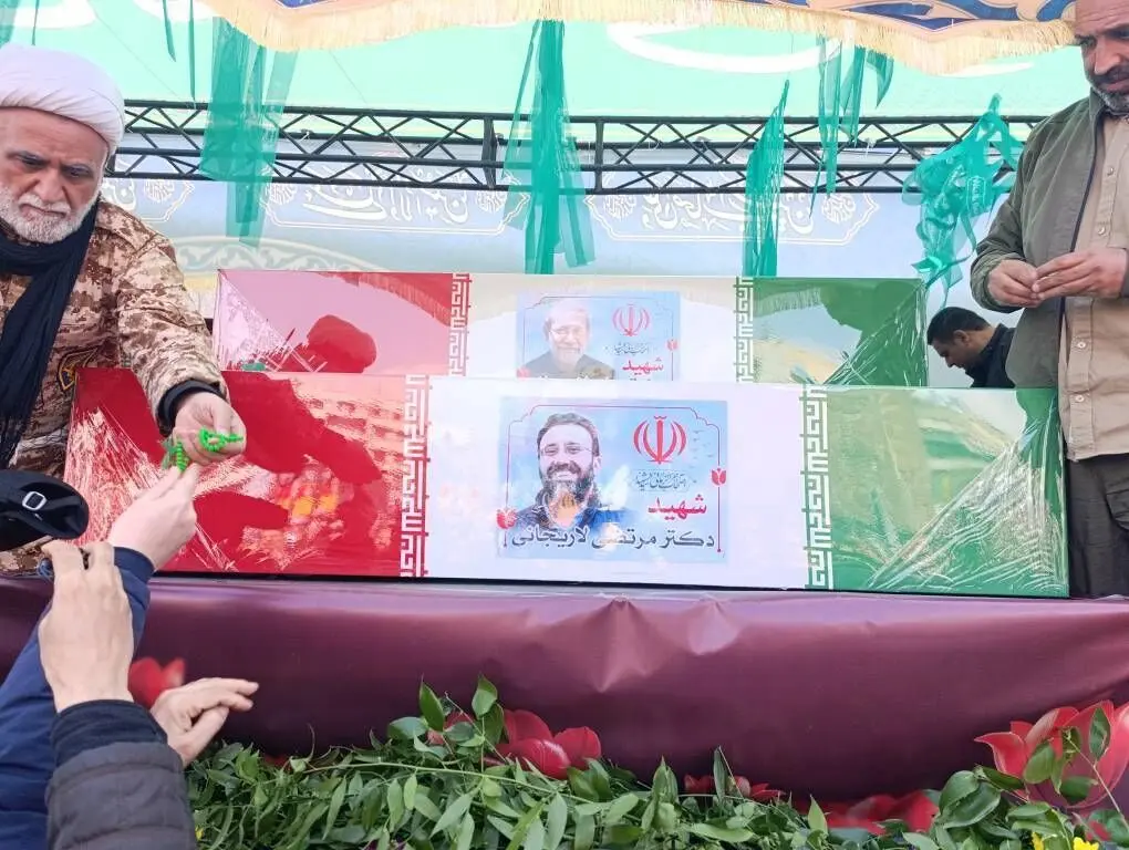 تصاویر؛ پیکر شهیدان لاریجانی و سلیمانی در مراسم تشییع میدان انقلاب  