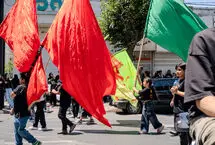 وقتی زنان چادری و دختران بی‌حجاب کنار هم ایستادند!