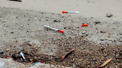 حمله با سرنگ آلوده به گشت خدمات اجتماعی