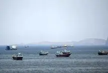 سرگردانی ۱۰۰ کشتی هنگ‌کنگی در تنگه هرمز