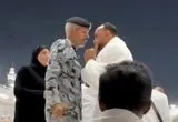  درگیری بین مأمور امنیتی و یکی از زائران خانه خدا جنجال‌ساز شد