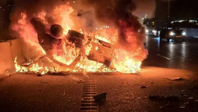 آتش سوزی مرگبار خودرو 206 در بزرگراه تهران-قم