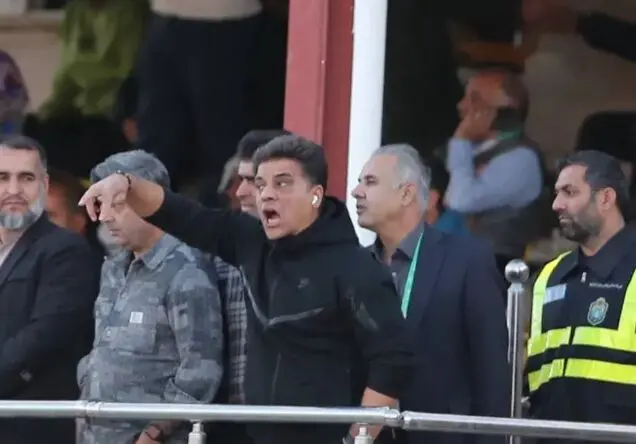 حمله سرمربی شمس‌آذر: قبل از دربی به پرسپولیس هدیه دادند!