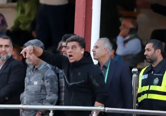 حمله سرمربی شمس‌آذر: قبل از دربی به پرسپولیس هدیه دادند!