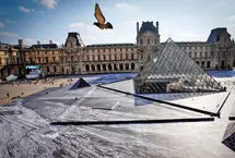 «لوور» باز شد