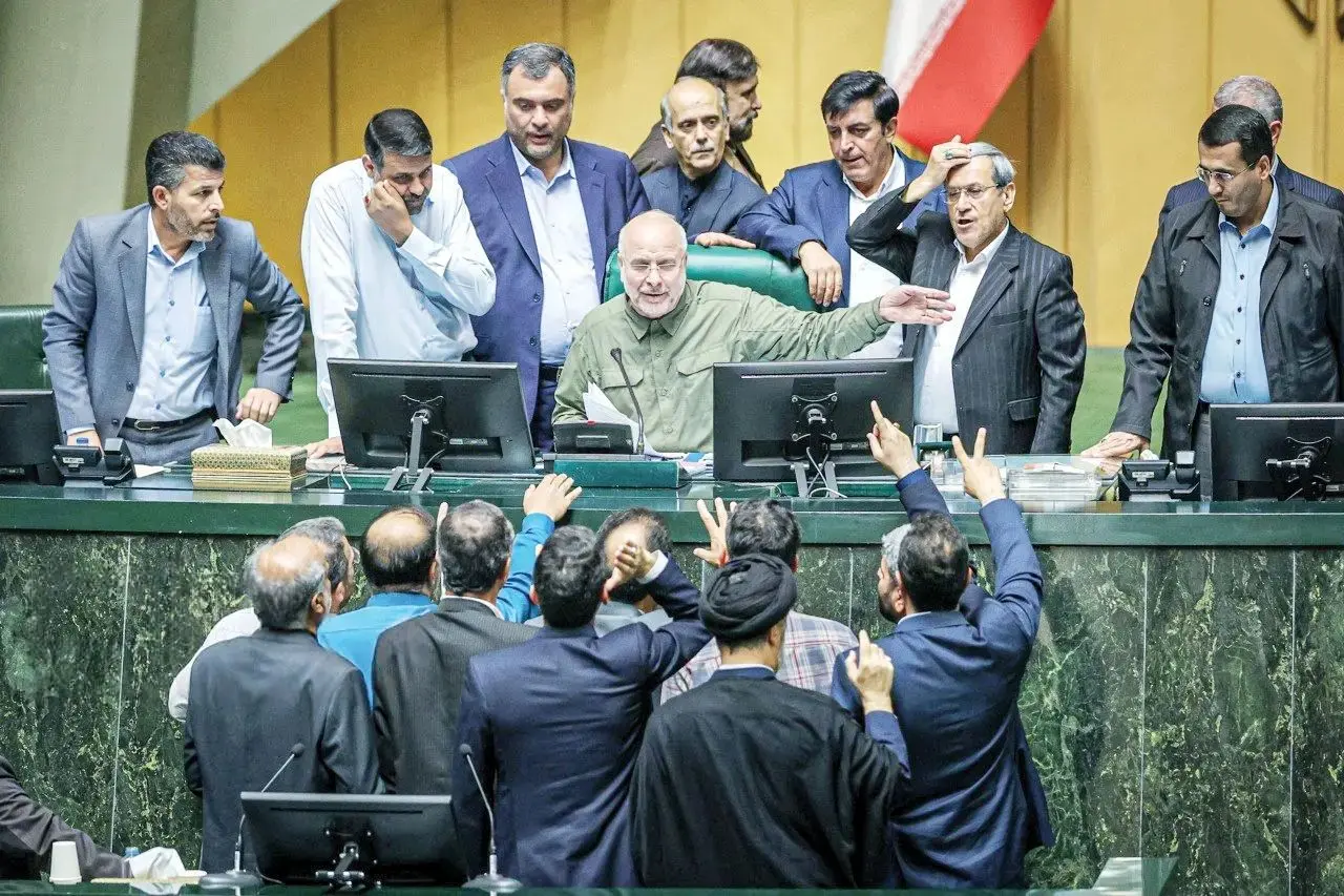 تندروها تنها شدند/ چرا نماینده‌ها در زمین سوپرانقلابی‎‌ها بازی نکردند