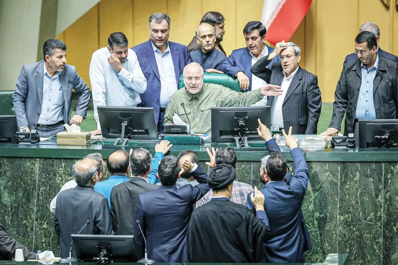 تندروها تنها شدند/ چرا نماینده‌ها در زمین سوپرانقلابی‎‌ها بازی نکردند