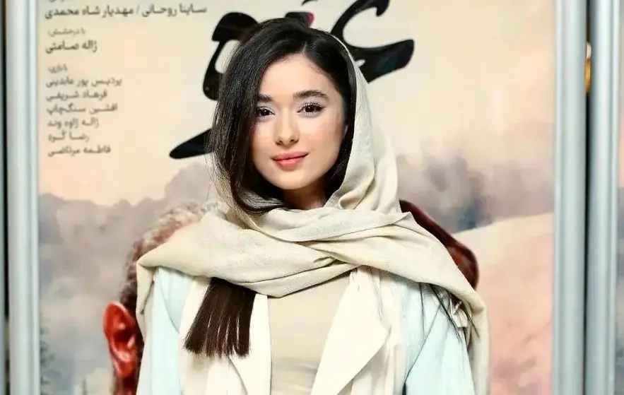 تشکر ساینا روحانی از مادرش در اکران «غریزه» 

