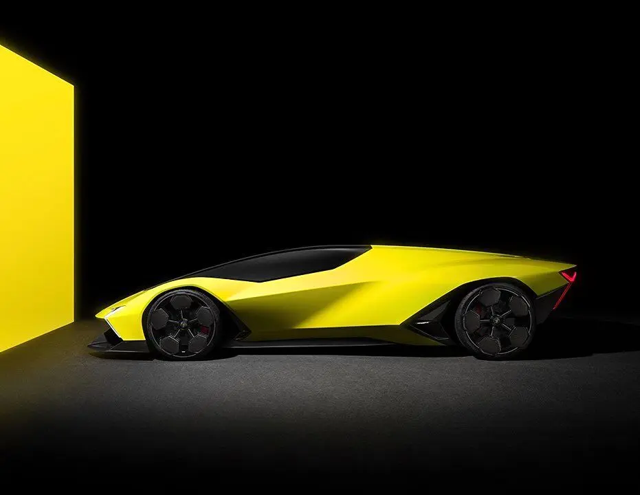 لامبورگینی چند سال گارانتی دارد؟