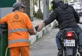 لحظه سرقت موبایل یک پاکبان