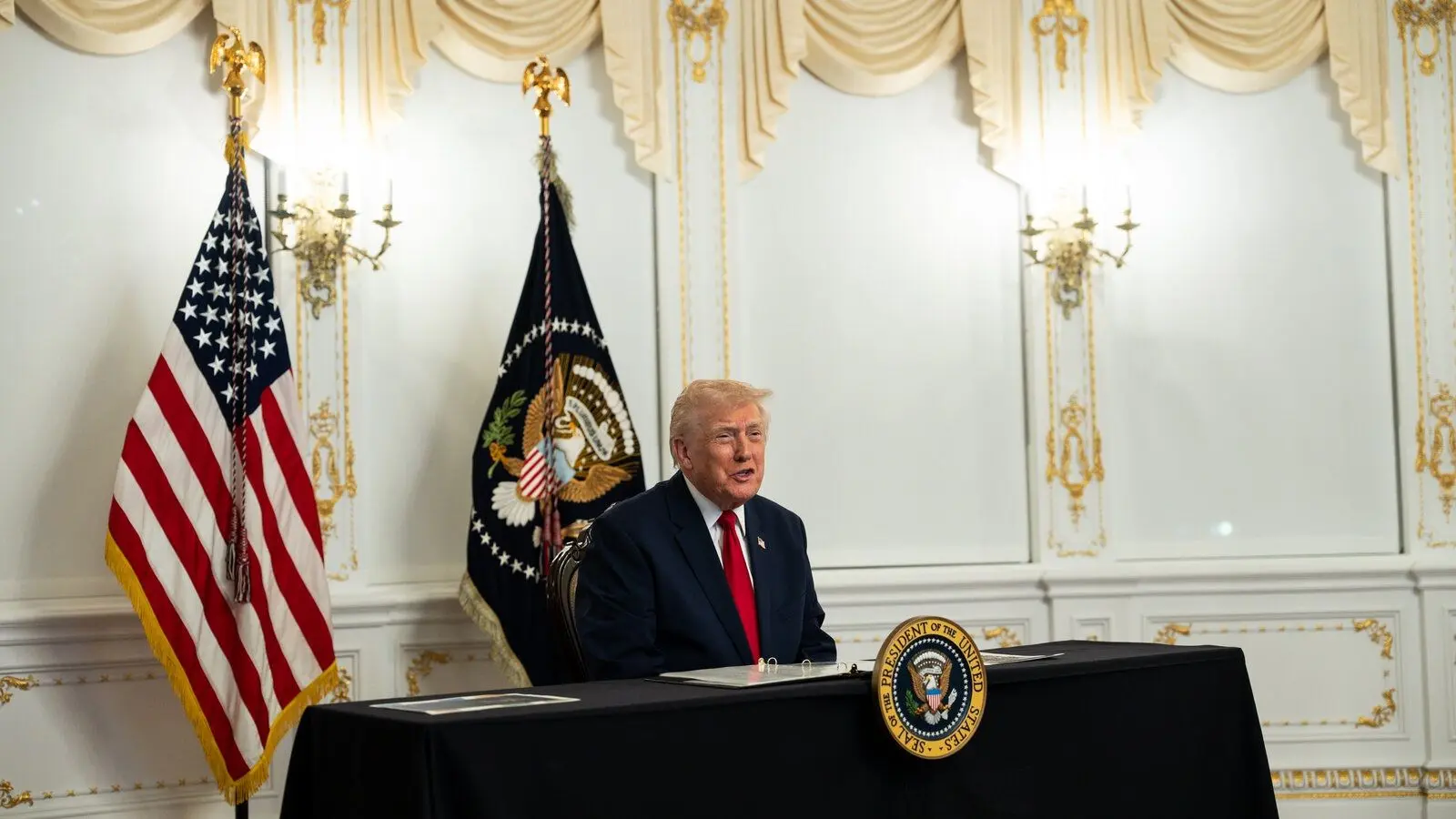 فرار از زندان به کمک ترامپ/ کلاهبردار میلیاردی آزاد شد