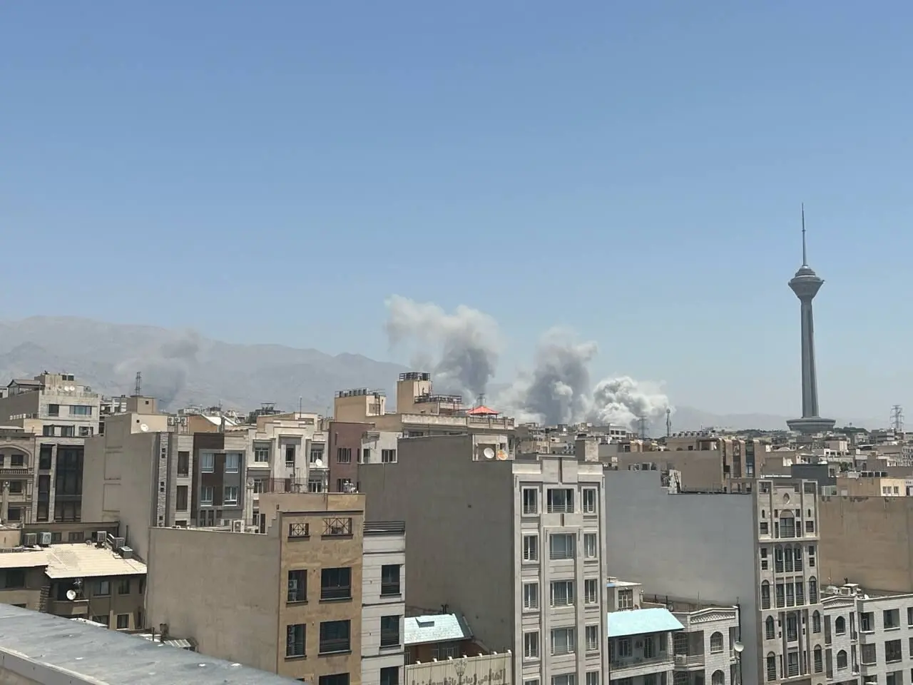 12 روزی که ایران را تکان داد