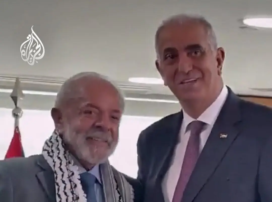 رئیس‌جمهور برزیل چفیه فلسطینی بر گردن انداخت