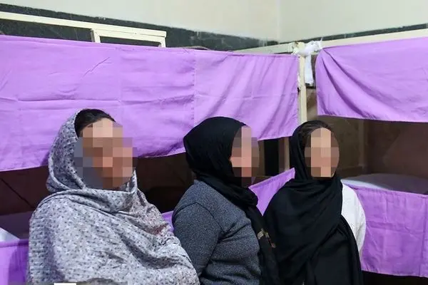 تصاویر؛ حضور زهرا بهروزآذر در زندان زنان تهران