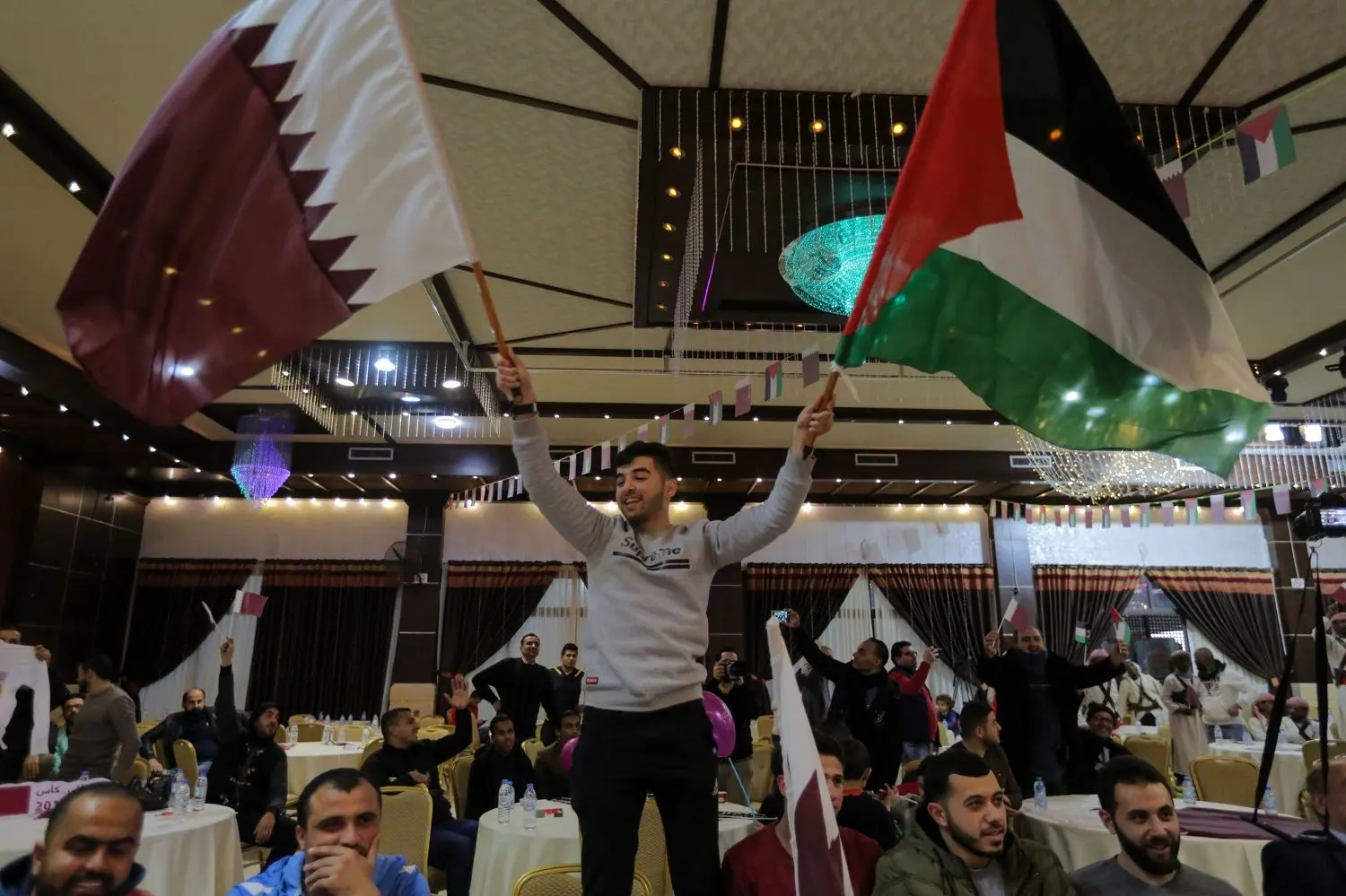 شادی مردم غزه با گل ثانیه آخری فلسطین به قطر