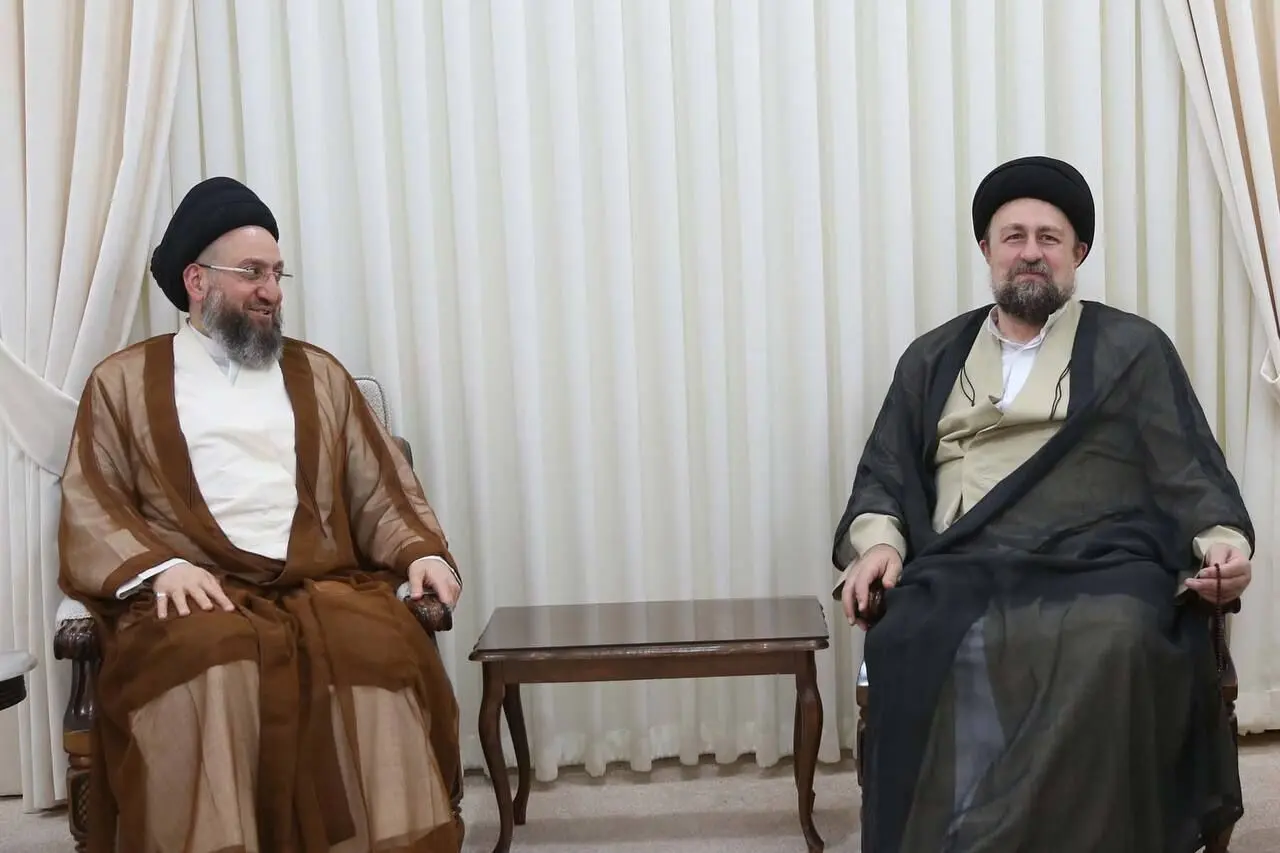حکیم در دیدار با حسن خمینی: اگر ایران تضعیف شود، همه ضرر خواهد کرد