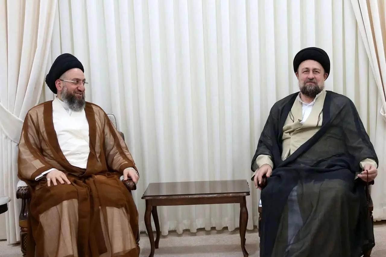 حکیم در دیدار با حسن خمینی: اگر ایران تضعیف شود، همه ضرر خواهد کرد
