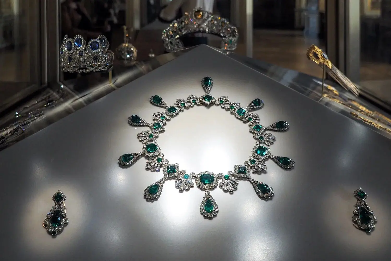 از ازدواج اجباری زن دوم ناپلئون که جواهراتش در موزه لوور به سرقت رفت، چه می‌دانیم؟