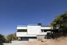 تصاویر؛ معماری مینیمال و زیبا در روستای خسروان و بر دامنه زرین کوه