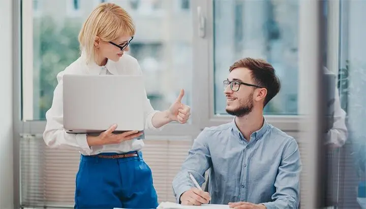 بازخورد مثبت زودهنگام، عملکرد کارکنان را بهبود می‏‌بخشد