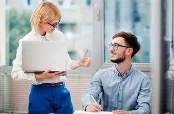 بازخورد مثبت زودهنگام، عملکرد کارکنان را بهبود می‏‌بخشد