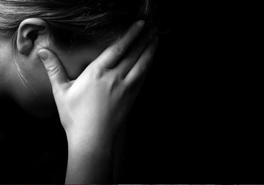 چرا از کسی که به‌ما آسیب می‌زند جدا نمی‌شویم؟