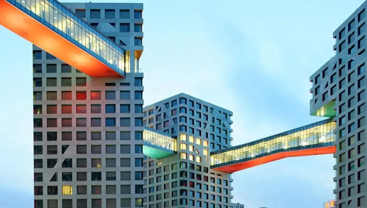 معماری شاعرانه استیون هال؛ تجربه‌ای انسانی در دل فضا