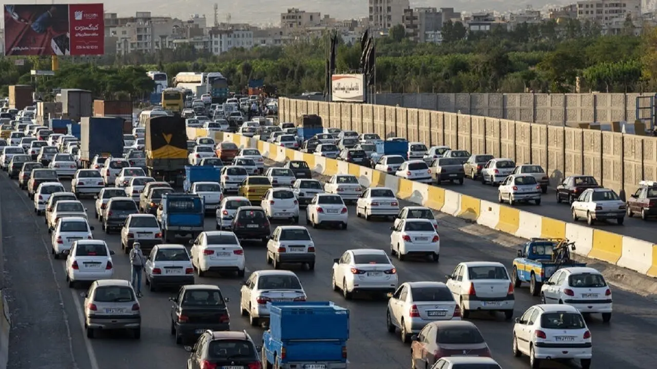 ترافیک سنگین در برخی از محورهای شمالی / گردوخاک محورهای جنوبی را در برگرفت

