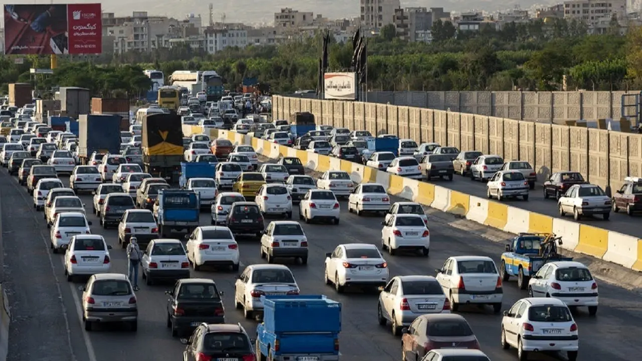 ترافیک سنگین در برخی از محورهای شمالی / گردوخاک محورهای جنوبی را در برگرفت
