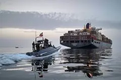 سپاه با چه ابزاری تنگه هرمز را بسته است؟