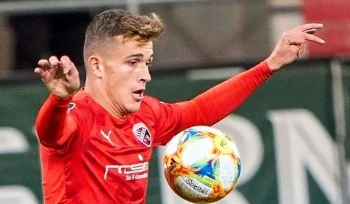 پایان شایعه عدم حضور دنیس اکرت در تیم‌ملی؛ حمایت قاطع از عمه بازیگر!