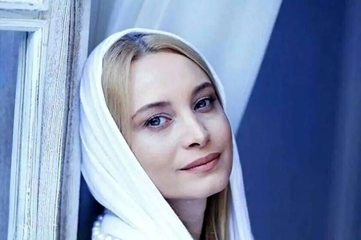 خاطره عجیب مریم کاویانی از انگشت زدن کیانوش عیاری در چای