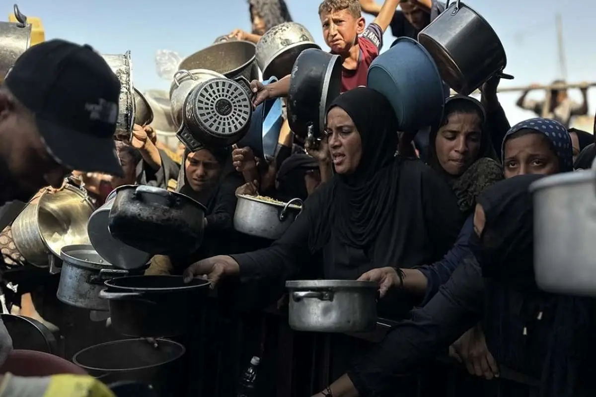 تصاویر؛ توزیع غذای گرم بین فلسطینیهای آواره