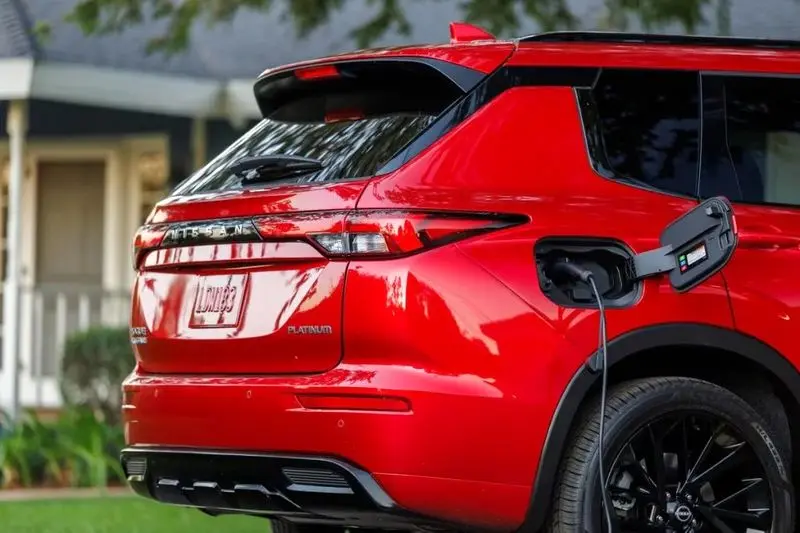 نیسان روگ پلاگین هیبریدی