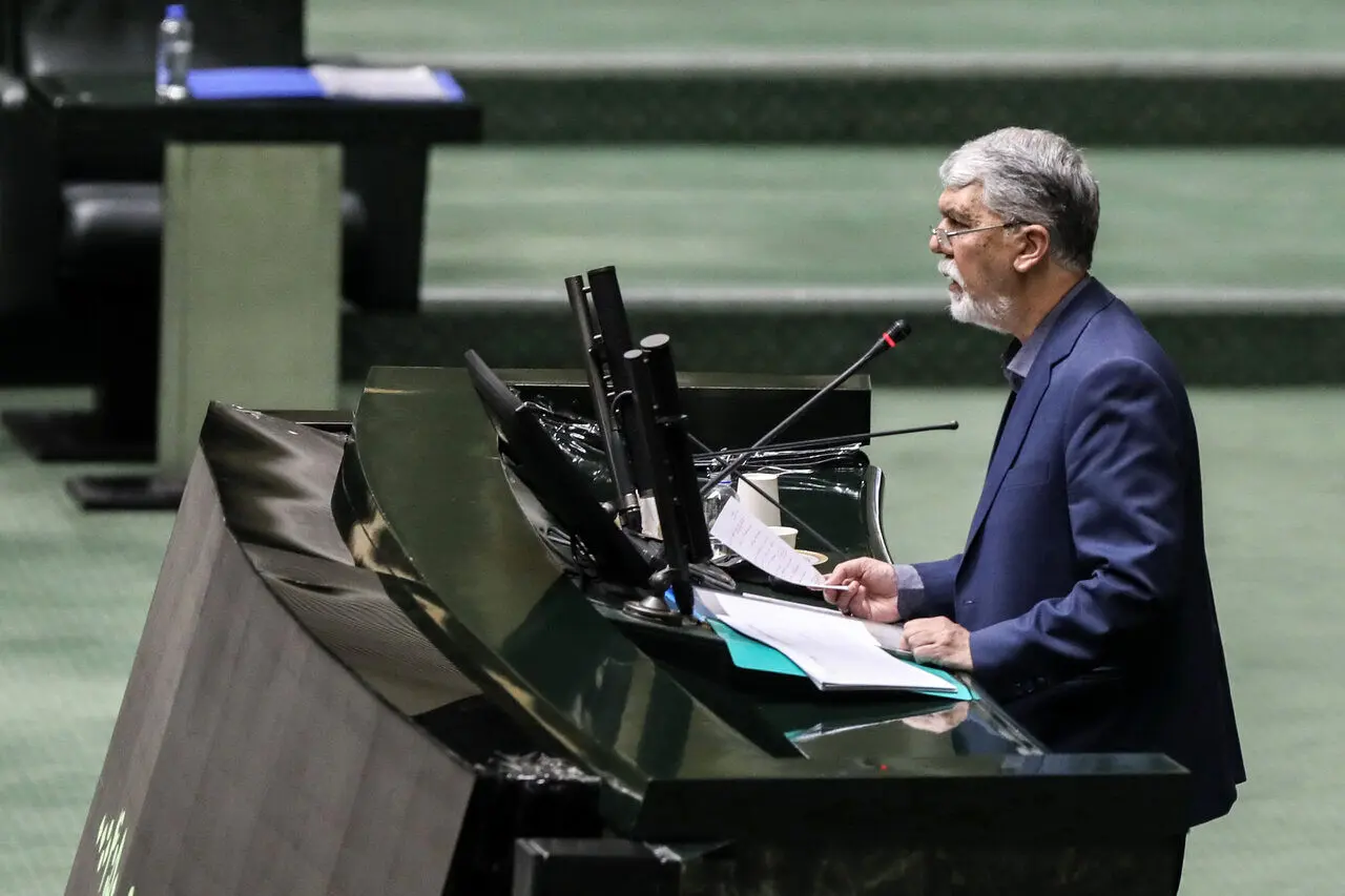  استیضاح وزیر ارشاد کلید خورد/ نقدعلی: ۲۲ امضا جمع شده است
