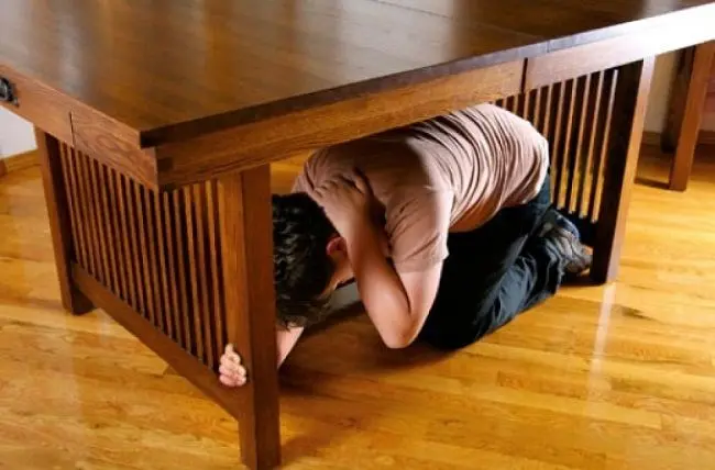 اقدامات ضروری هنگام حمله هوایی/ این نکات را جدی بگیرید