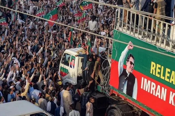 راهپیمایی حامیان عمران خان