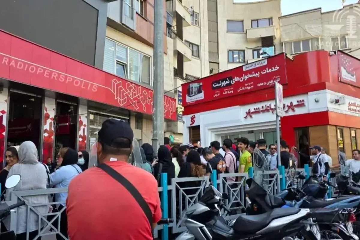 چهارمین تجمع هم برگزار شد؛ اصرار هواداران پرسپولیس به اخراج رضا درویش