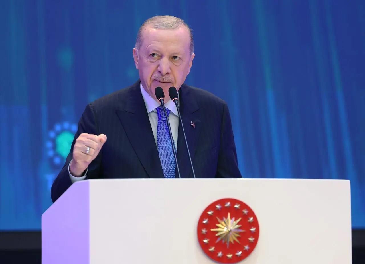 اردوغان: منطقه بوی خون و باروت گرفته / جنگ باید متوقف شود