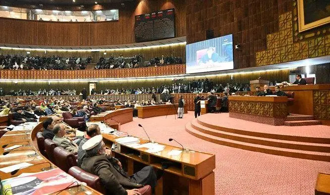 ورود غیر منتظره یک الاغ به پارلمان پاکستان 
