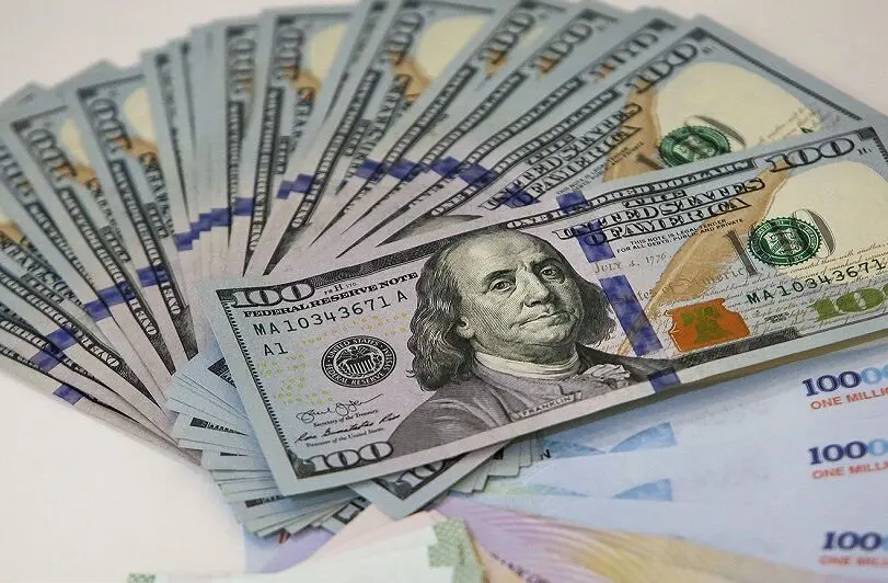 پیش‌فروش دلار استارت خورد