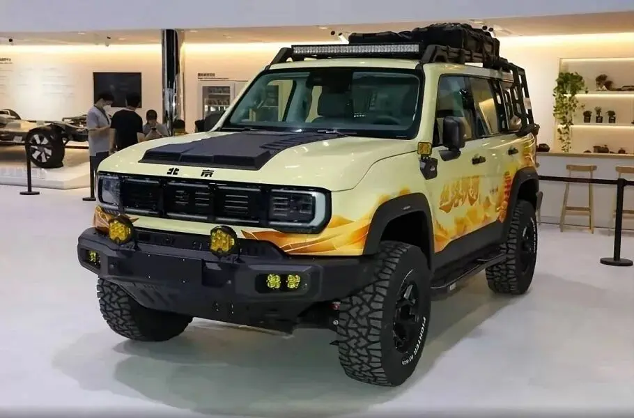 بیجینگ BJ40؛ آفرود وحشی با قلب هیبریدی ۵۴۸ اسب بخاری!