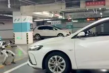 ربات ۳۵ کیلویی که یک خودرو ۱۴۰۰ کیلویی را کشید!