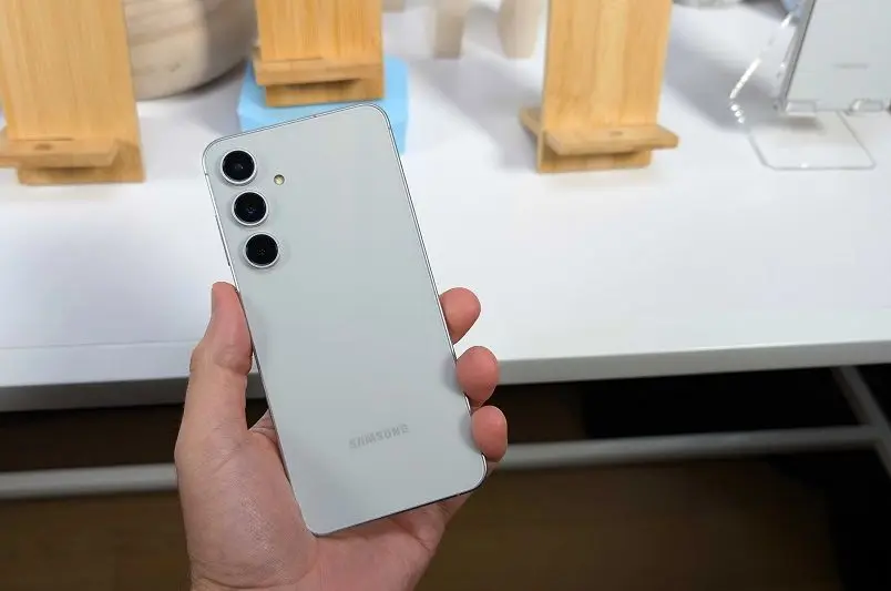 قیمت گوشی سامسونگ، شیائومی و آیفون امروز چهارشنبه 14 آبان 1404/ پرچمدار جدید سامسونگ چند؟