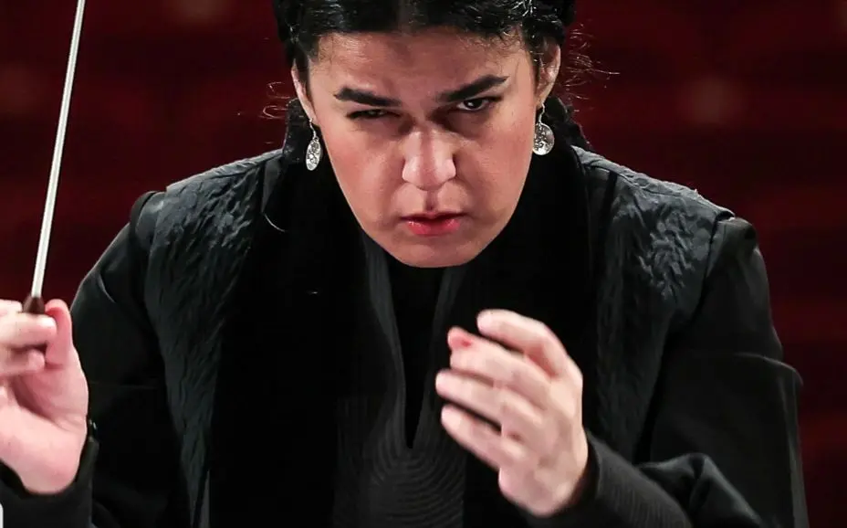 تصاویر؛ تمرین ارکستر سمفونیک تهران به رهبری «پانیذ فریوسفی» 