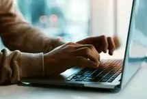 اساتید برای دسترسی به اینترنت در صف می‌ایستند
