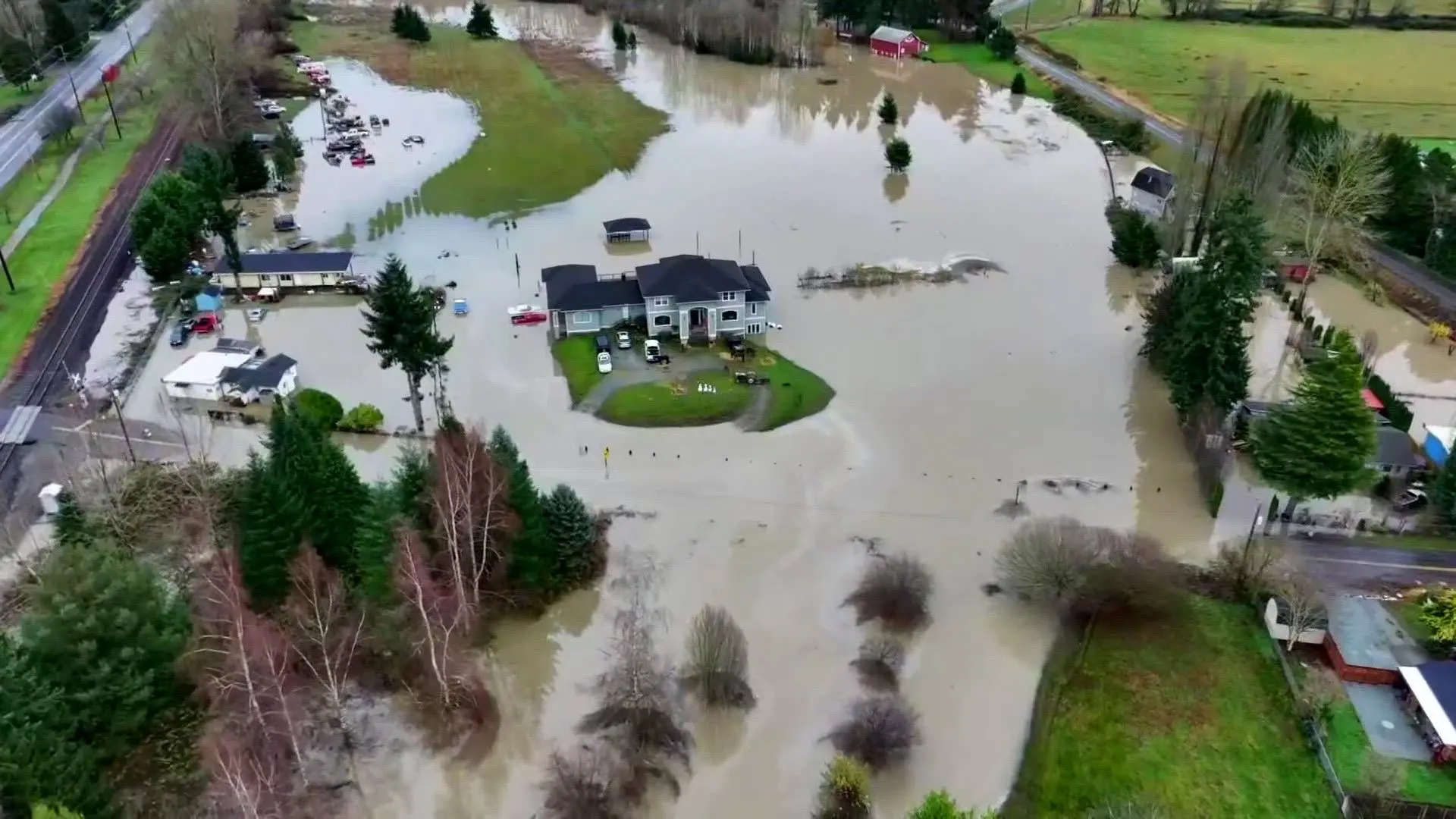بخش‌هایی از واشنگتن زیر آب رفت