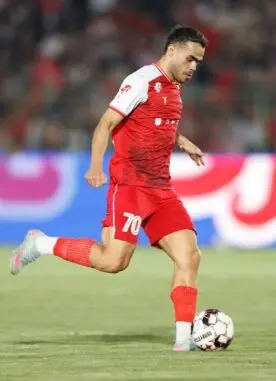 نیمکت‌نشینی در پرسپولیس کار دست اورونوف داد